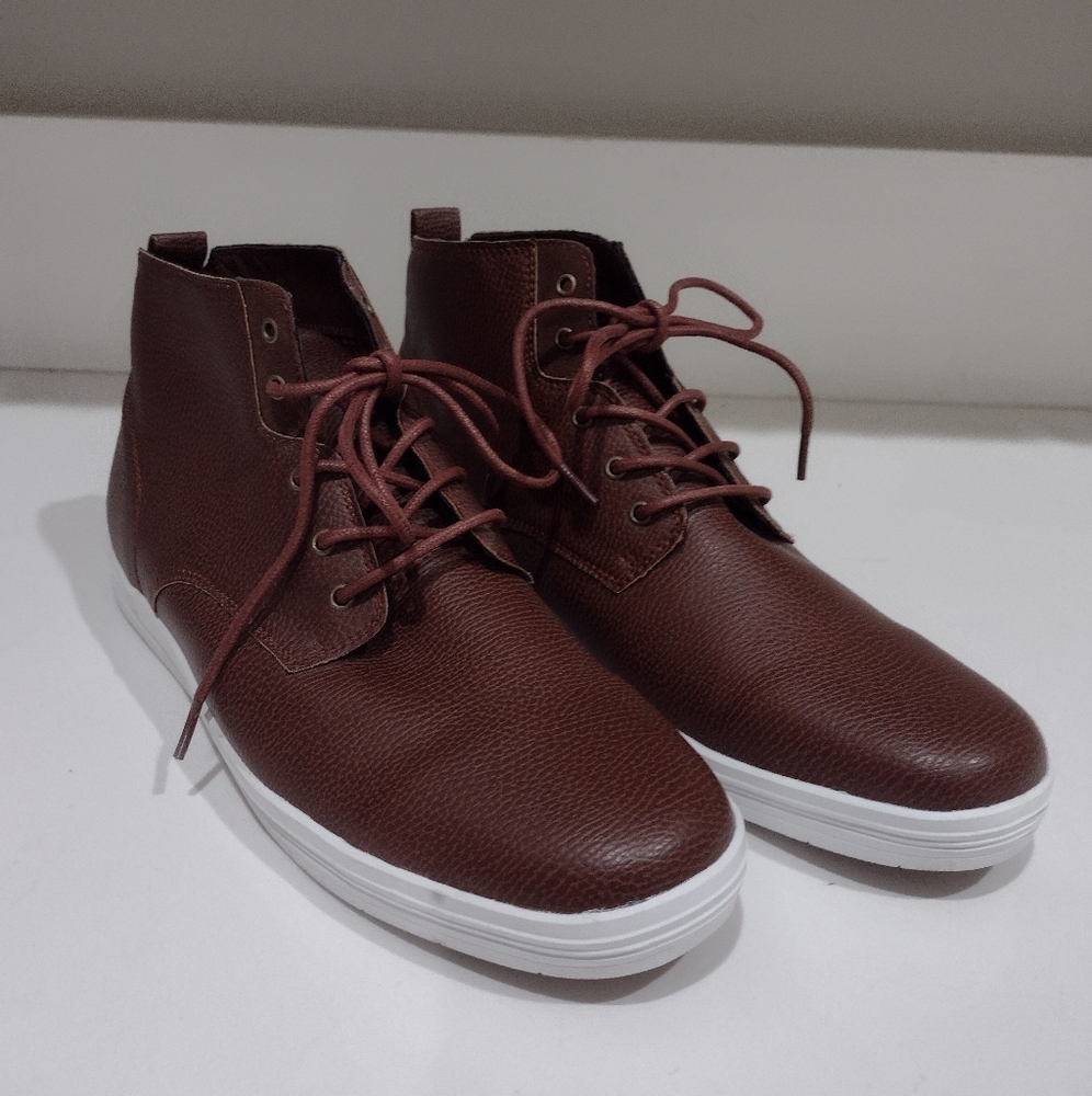 NWOT Men's Ben Sherman Brown Chukka Sneakers Size 12